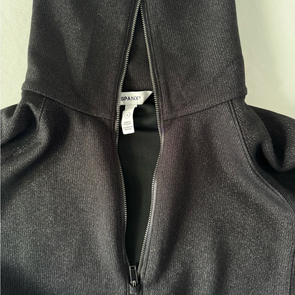 Quiet Luxury Spanx AirEssentials Black Half Zip Shimmer Sweatshirt Black Large - Picture 12 of 16